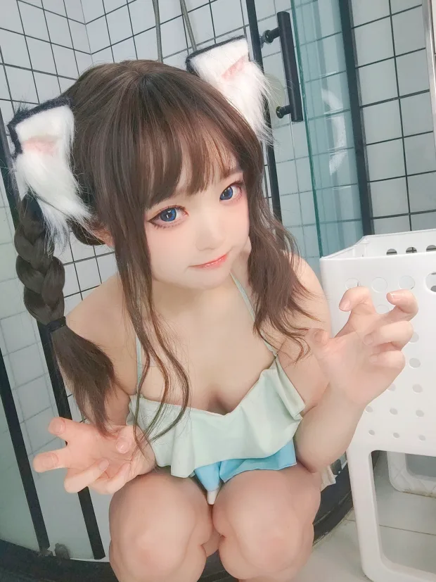 神沢永莉 ckt浴室蓝白泳衣辫子 4