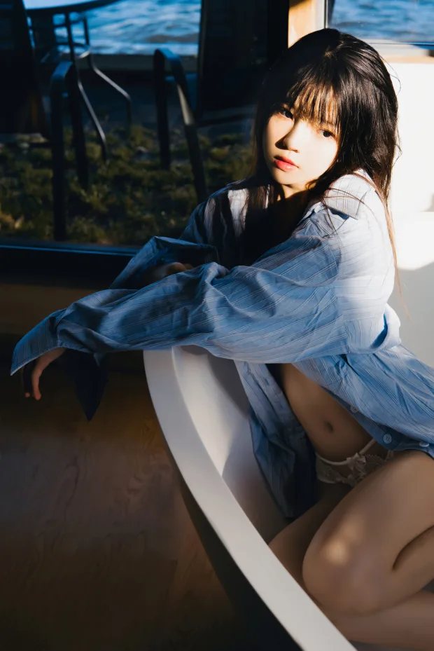桜桃喵 蓝衬衫 4