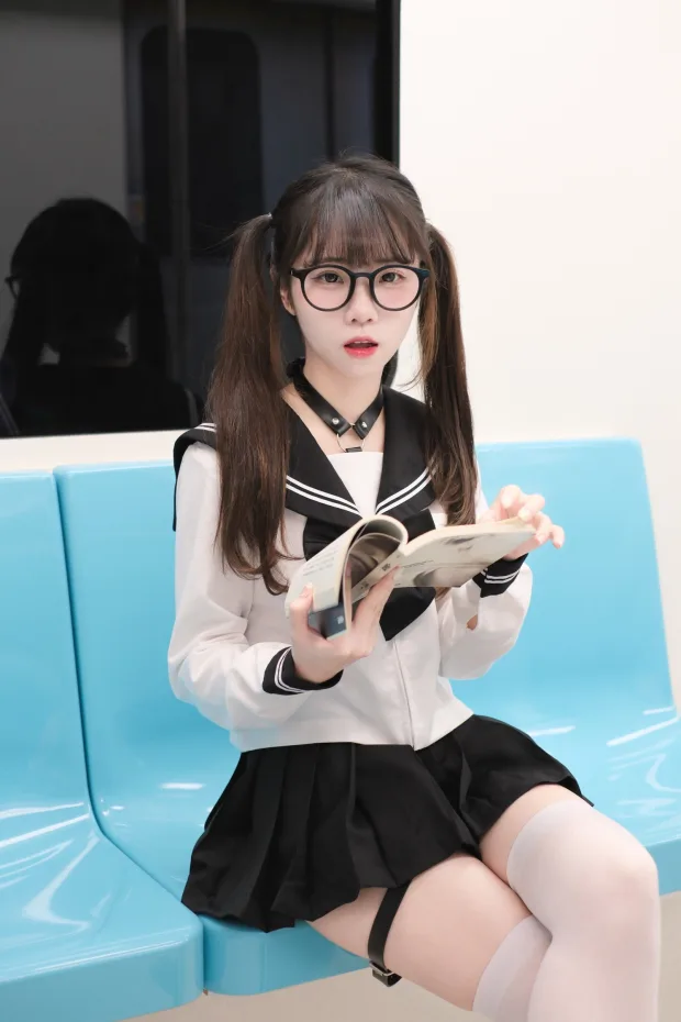 可可小白兔 – 電車上の女高中生 3