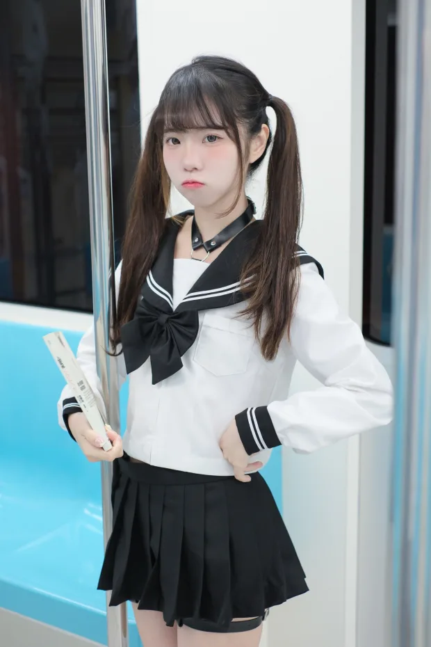 可可小白兔 – 電車上の女高中生 5