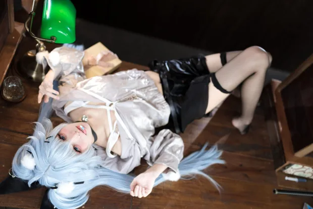九柒喵 – 芙洛伦 药心 少女前线 7