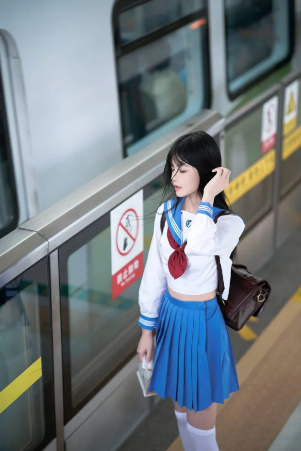 桜桃喵 地铁JK 4