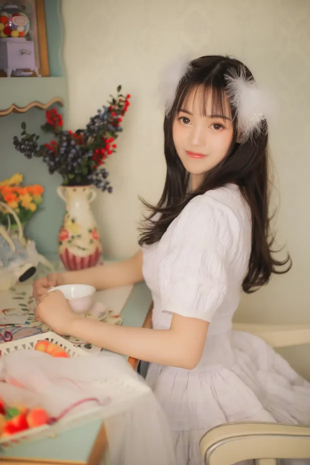 [艺图语] 2021.08.14 Vol.130 – 小羽毛 久久[22P] 4