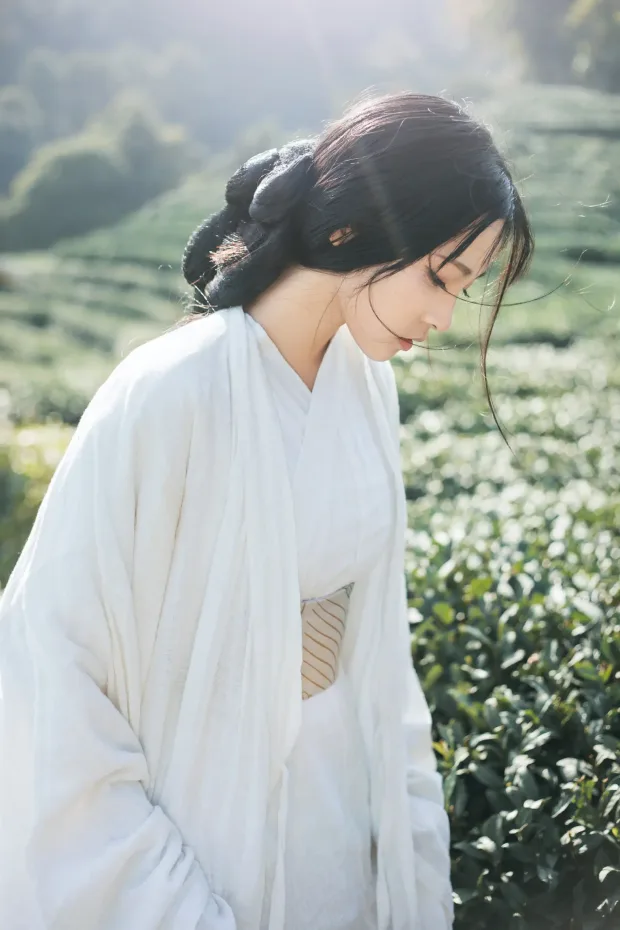 [艺图语] 2021.11.25 Vol.472 – 若初 一个白鹿[20P] 3