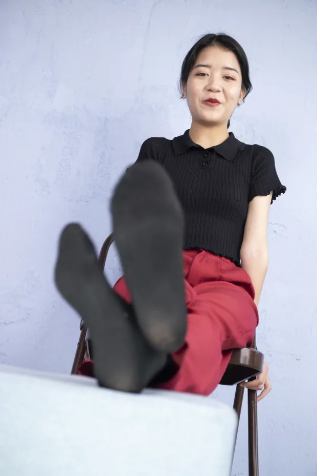 [南国足艺] NO.013 气质美女小雨试镜，修长性感的美脚，脚型真漂亮，人美脚更美[81P] 2