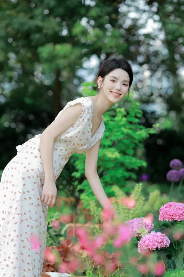 [艺图语]2024.06.26 Vol.3070 – 花园少女[21P] 7