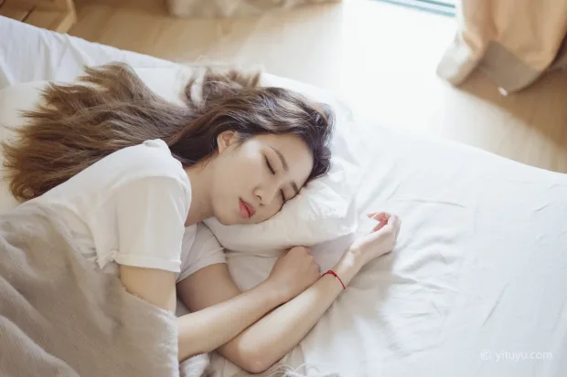 [艺图语] 2021.07.07 Vol.086 – 独自醒来 Jenny[36P] 3