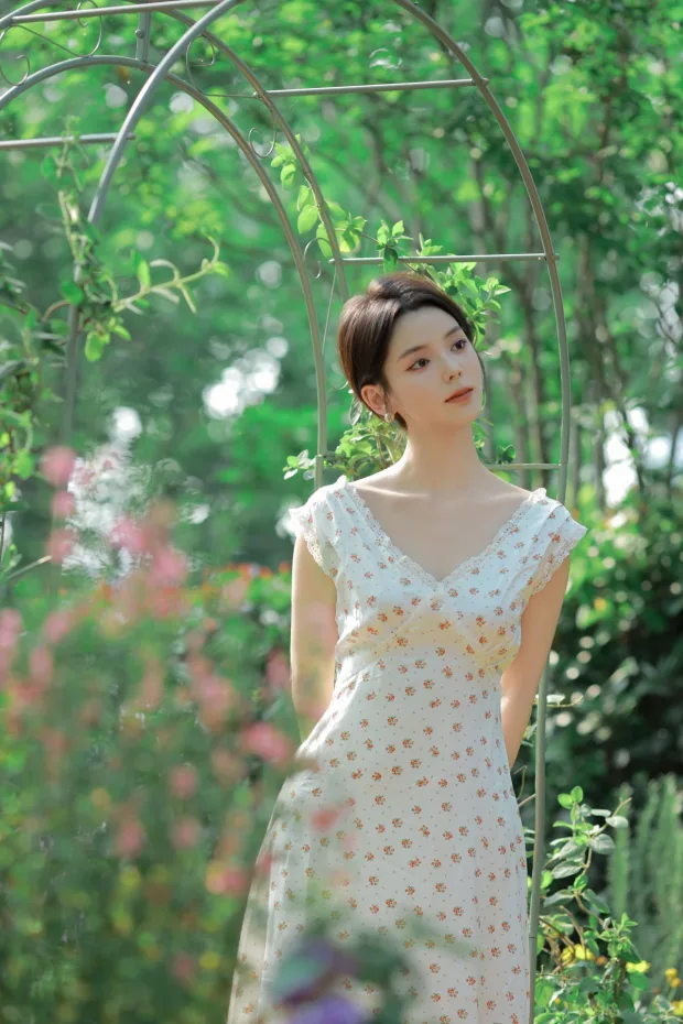 [艺图语]2024.06.26 Vol.3070 – 花园少女[21P] 3