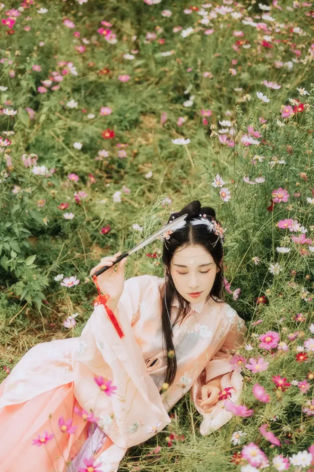 [艺图语] 2021.09.03 Vol.230 – 繁花孤影 茶茶[24P] 6
