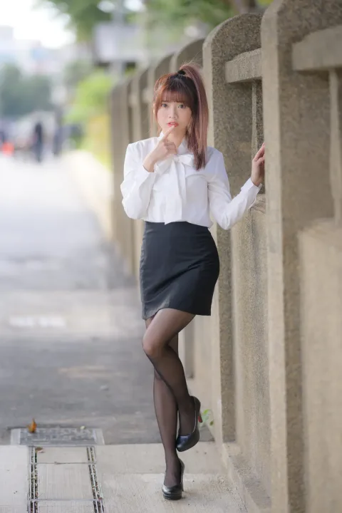 [街拍丝足] NO.237 OL黑丝制服高跟[296P]