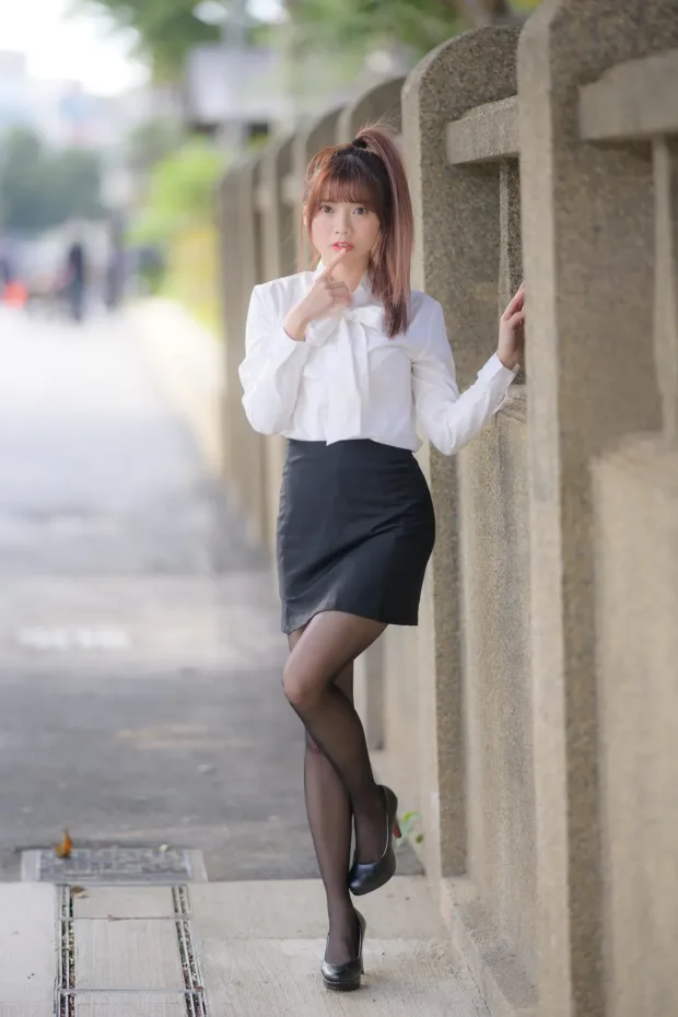 [街拍丝足] NO.237 OL黑丝制服高跟[296P] 1