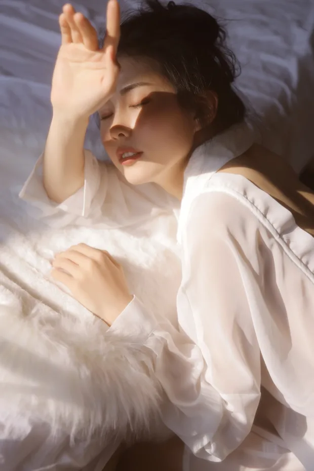 [艺图语]2023.02.03 Vol.2956 白光[21P] 3