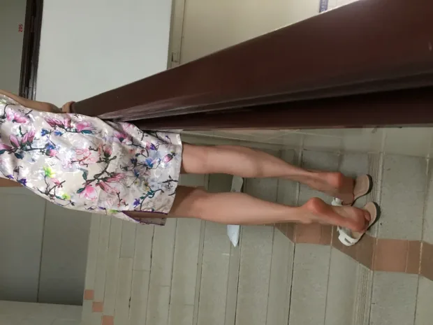 [街拍丝足] NO.021 男科医生小石的超嫩美足长腿网球场写真[80P] 6