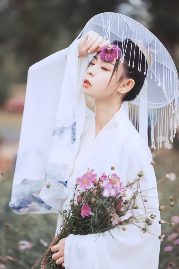 [艺图语] 2021.09.04 Vol.238 – 白衣隐 冯友薇[27P] 6