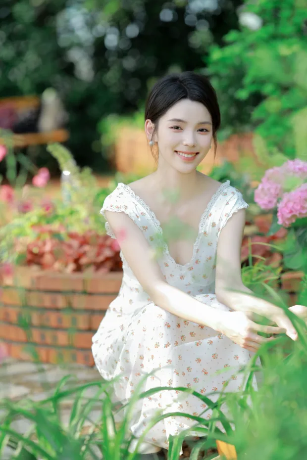 [艺图语]2024.06.26 Vol.3070 – 花园少女[21P] 4