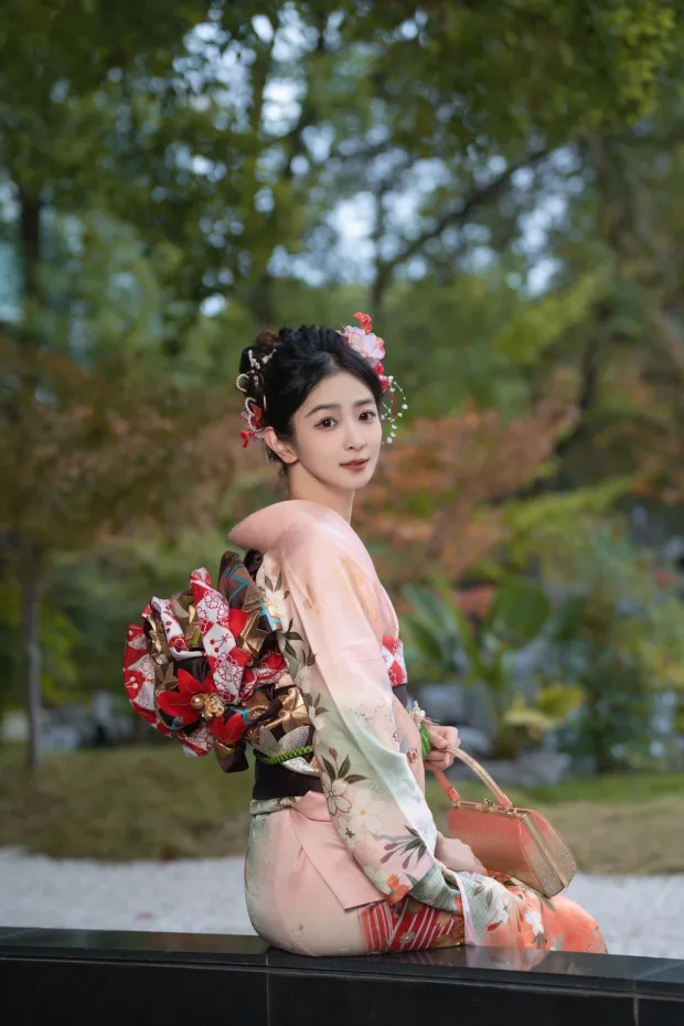 [艺图语]2022.12.26 Vol.2761 – 和服之女[34P] 7
