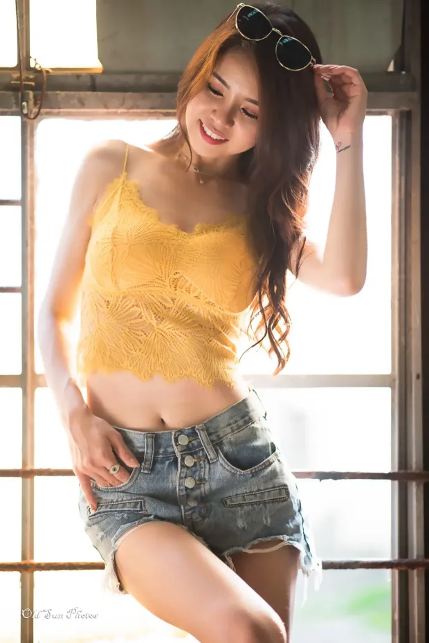 [街拍丝足] NO.192 Debby Chiu 露肚牛仔短裤高跟美腿[53P] 8