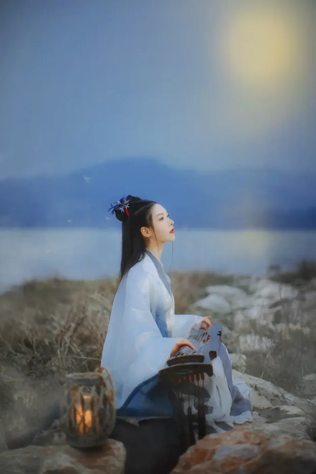 [艺图语] 2021.10.28 Vol.397 – 海底月 葵花花花儿[20P] 3