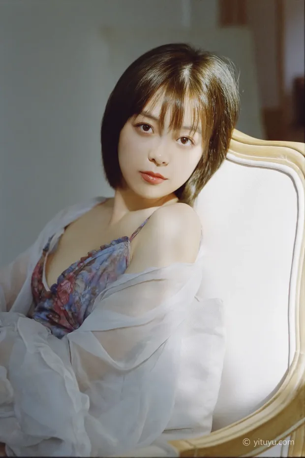 [艺图语] 2020.11.26 Vol.002 – 匆匆又夏天 carmen[33P] 7