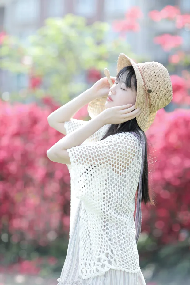 [艺图语]2023.01.05 Vol.2839 – 花与那女孩[24P] 4