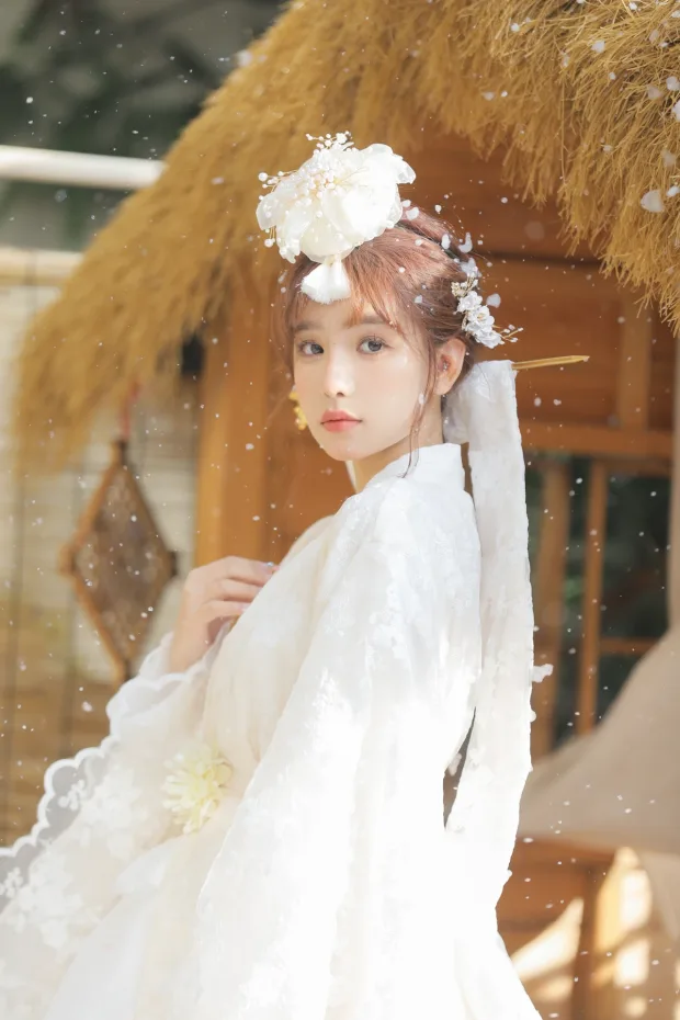 [艺图语]2023.01.11 Vol.2892 延吉服写真[22P] 6