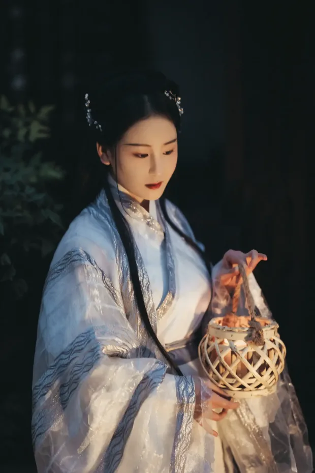 [艺图语] 2021.10.19 Vol.370 – 南歌子 淡蓝色忧伤静流淌[27P] 6
