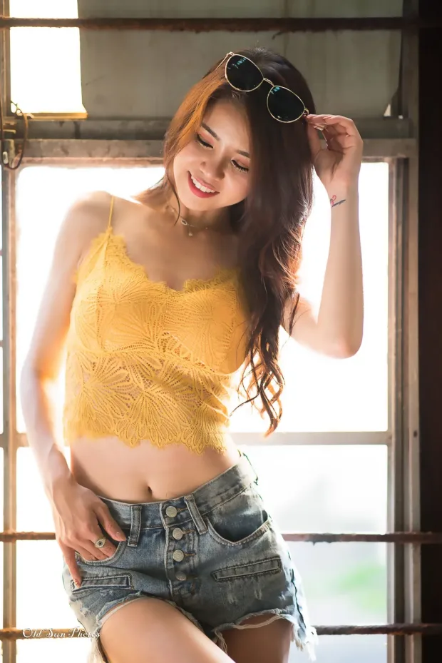 [街拍丝足] NO.192 Debby Chiu 露肚牛仔短裤高跟美腿[53P] 7