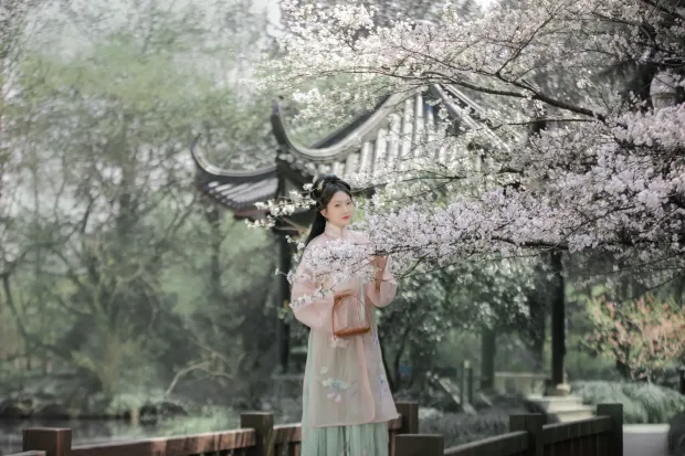 [艺图语] 2021.09.28 Vol.322 – 樱 包包[22P] 5