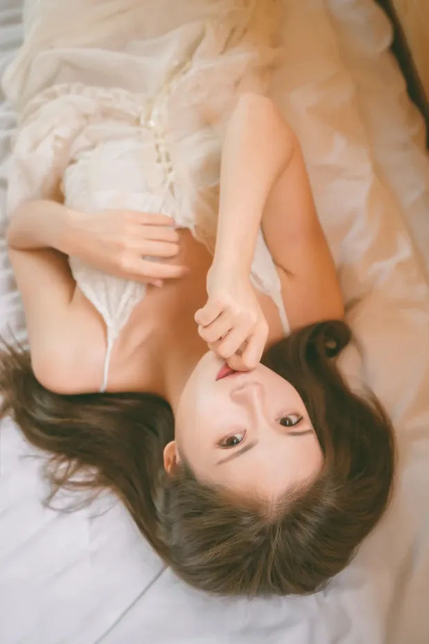 [艺图语] 2021.11.08 Vol.426 – 白裙少女 素素[25P] 6