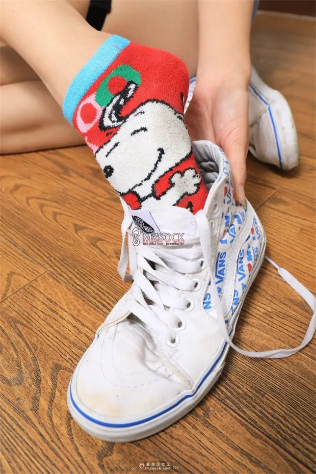 [MZSOCK]爱美足 NO.058 – 大长腿叮叮 3