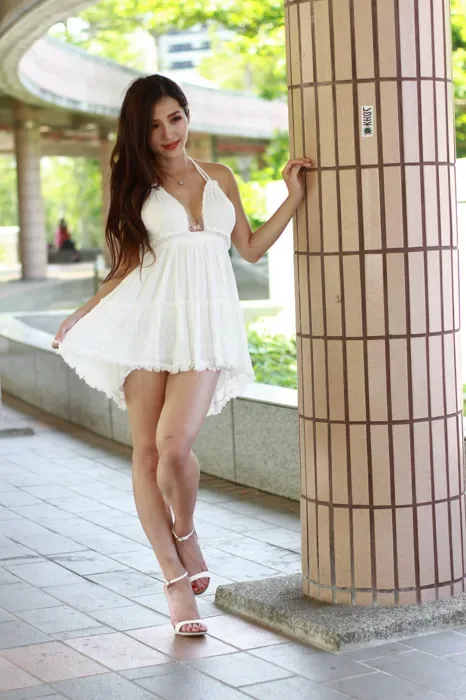 [街拍丝足] NO.039 Go Go 白色小禮服 高跟美腿外拍[118P] 3