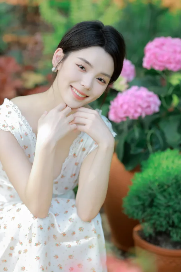 [艺图语]2024.06.26 Vol.3070 – 花园少女[21P] 5