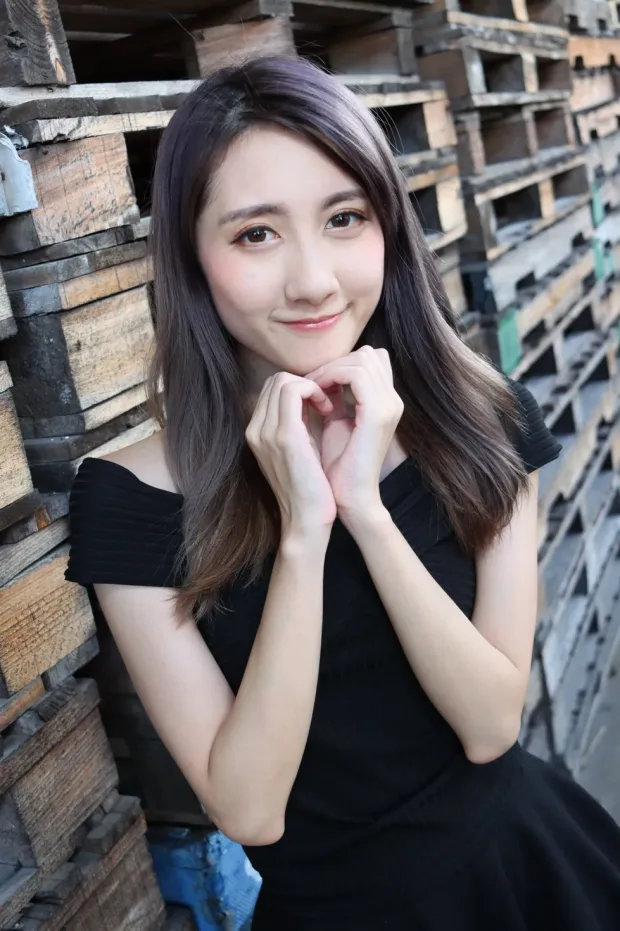 [街拍丝足] NO.140 Elaine Chung 连衣裙丝袜凉高美腿[73P] 5