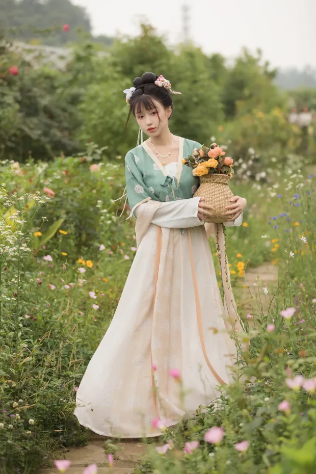 [艺图语] 2021.08.21 Vol.159 – 春日宴 miki小包子[23P] 8