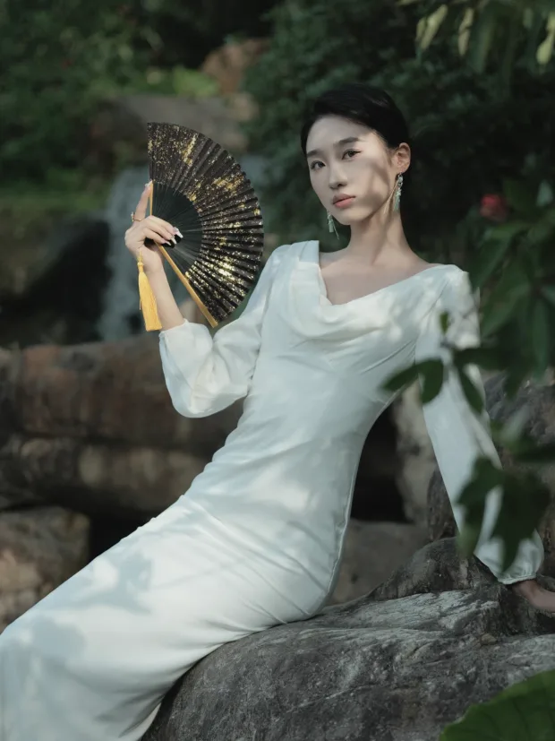 [艺图语]2022.12.19 Vol.2713 – 落叶飞花[46P] 3