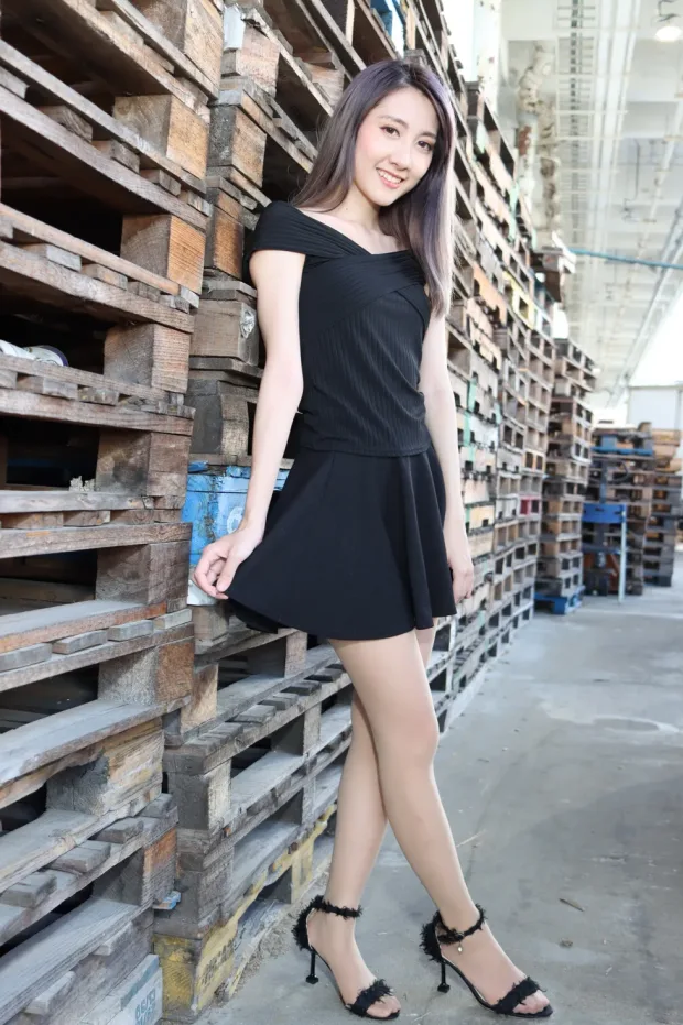 [街拍丝足] NO.140 Elaine Chung 连衣裙丝袜凉高美腿[73P] 8