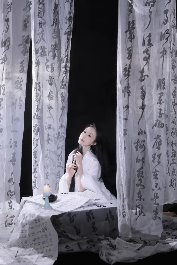 [艺图语]2023.01.02 Vol.2819 – 提笔写月[19P] 7