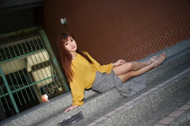 [街拍丝足] NO.053 凯蒂 裙摆摇 高跟美腿旅拍[50P] 4