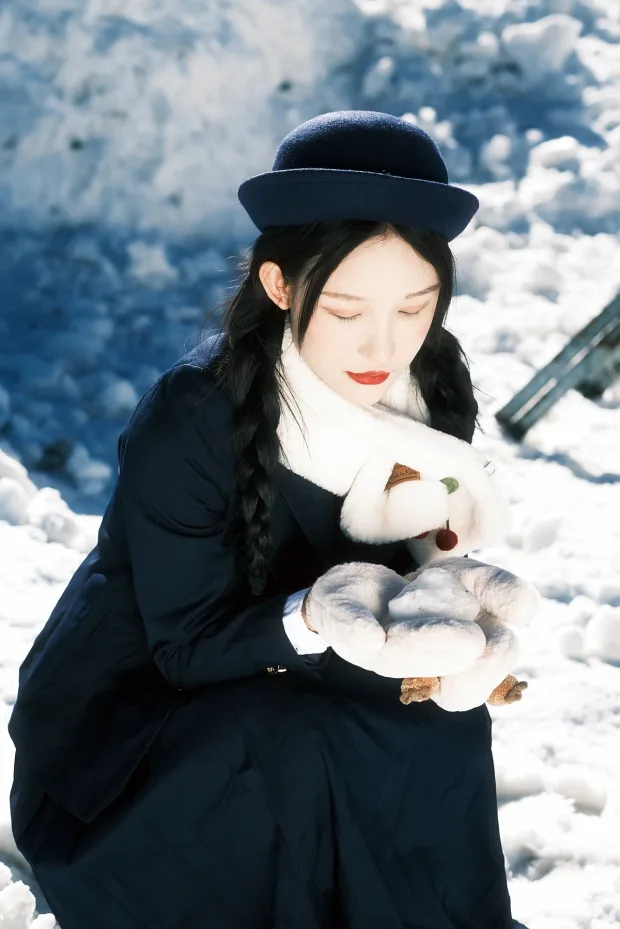 [艺图语]2022.12.30 Vol.2791 – 初雪在说我爱你[25P] 4