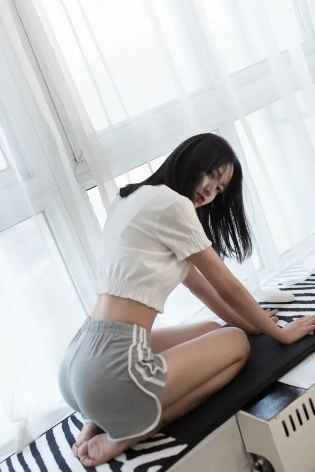 [艺图语] 2021.07.05 Vol.085 – 伤心难过的时候 Lily[27P] 3