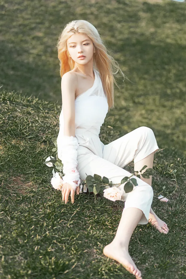 [艺图语]2022.12.09 Vol.2635 – 春生[22P] 4