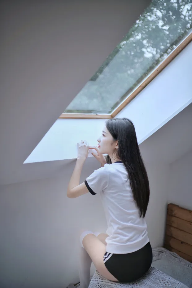 [艺图语]2022.12.29 Vol.2785 – 阁楼里的素白[25P] 3