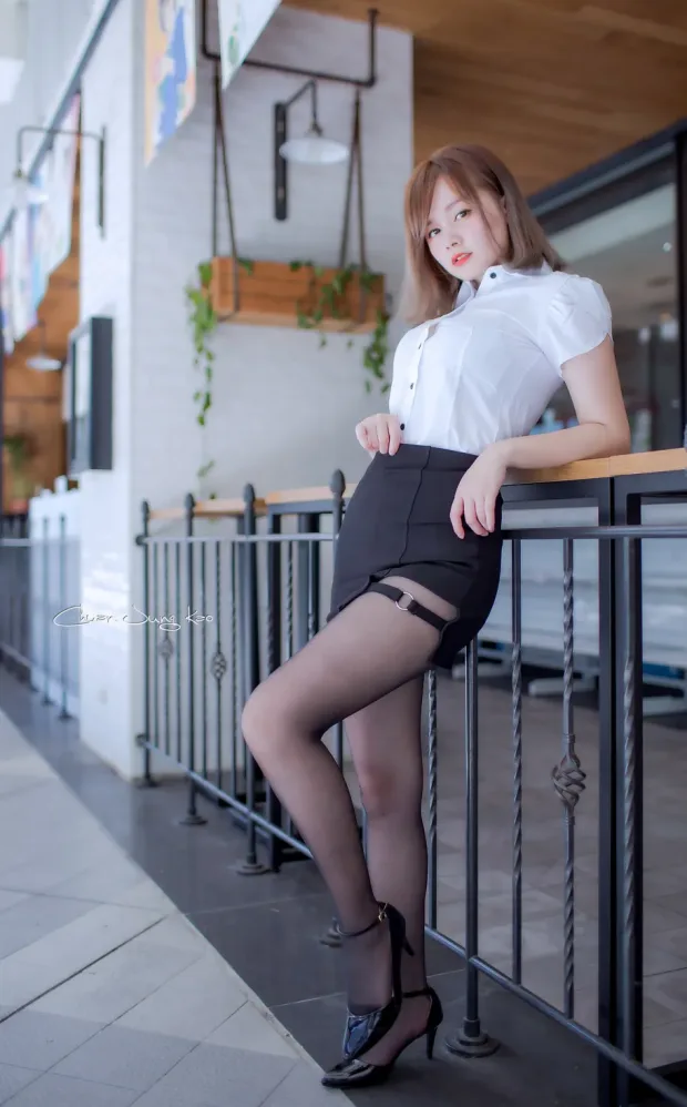 [街拍丝足] NO.167 乐儿 OL黑丝高跟美腿[39P] 2
