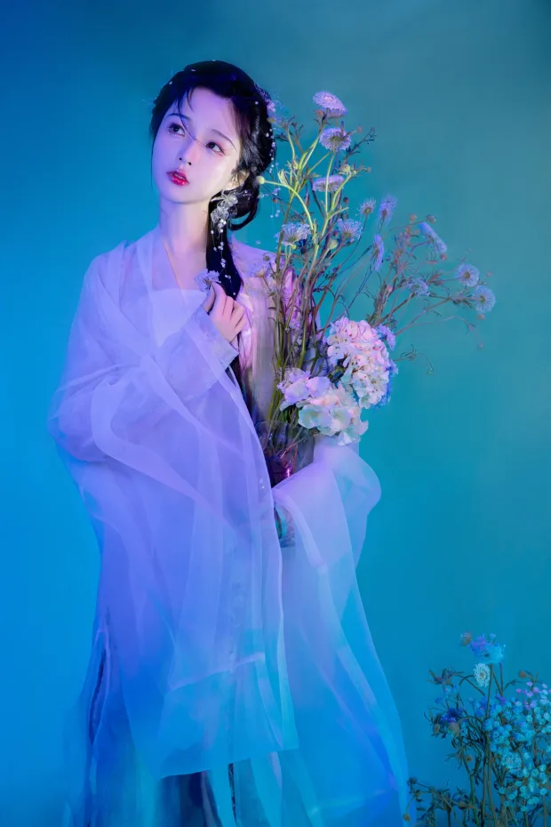 [艺图语]2023.01.10 Vol.2885 – 她是那一抹蓝[22P] 5