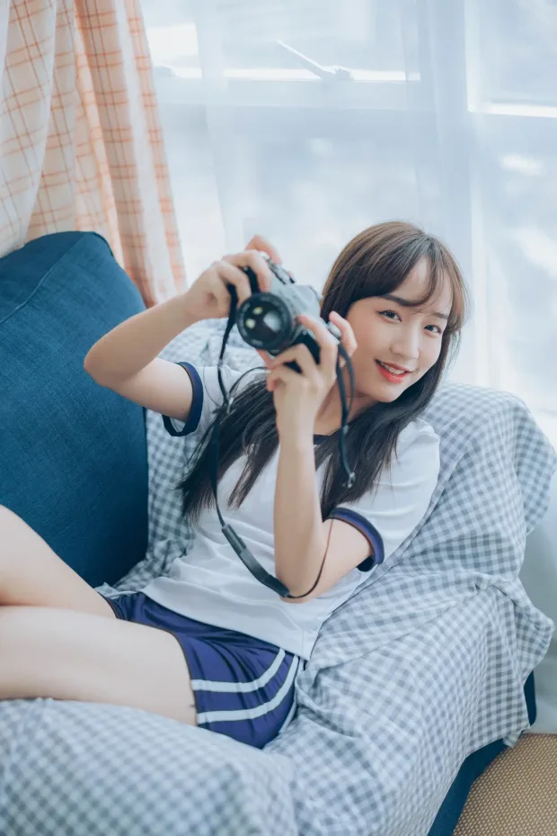 [艺图语] 2021.11.02 Vol.412 – 女摄影师 D[24P] 8