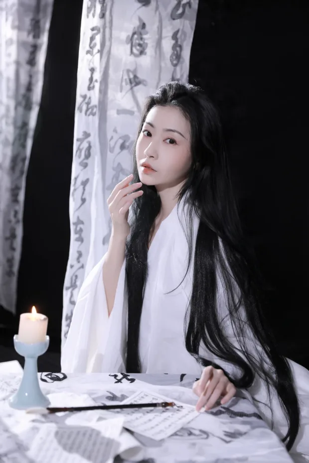 [艺图语]2023.01.02 Vol.2819 – 提笔写月[19P] 5