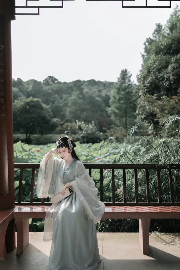 [艺图语] 2021.10.29 Vol.401 – 碧波·黛玉 小昭[22P] 5
