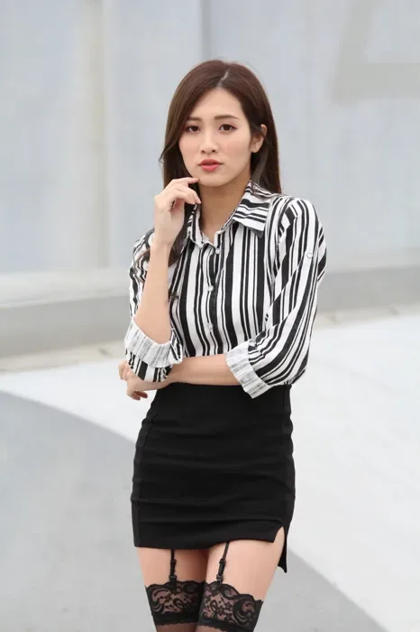 [街拍丝足] NO.025 长腿美模 张筱 性感黑丝外拍[93P] 3