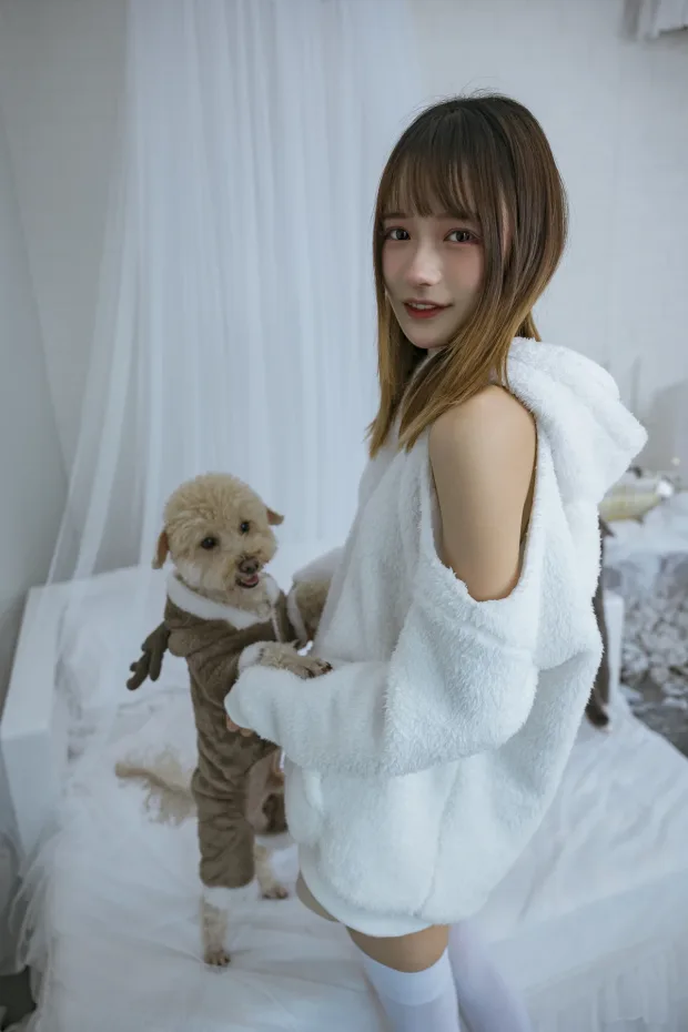 [艺图语]2022.12.17 Vol.2702 – 温馨少女与宠物们[23P] 8