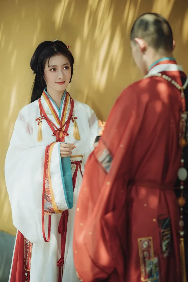 [艺图语] 2021.09.29 Vol.325 – 归来说与待花人 模特合集[24P] 5